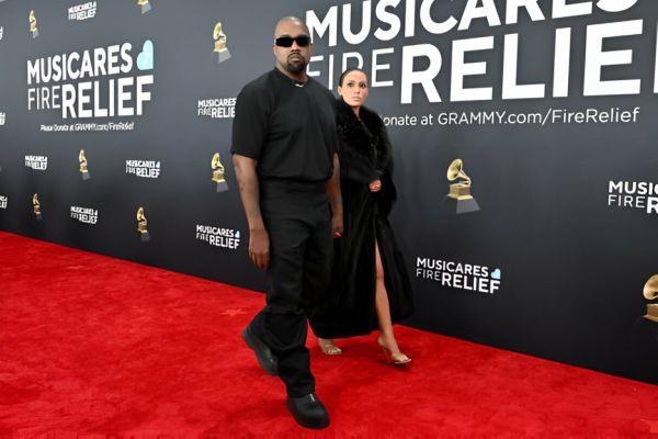 Bianca Censori Istri Kanye West Terancam Dipenjara Imbas Nyaris Telanjang di Grammy Awards 2025